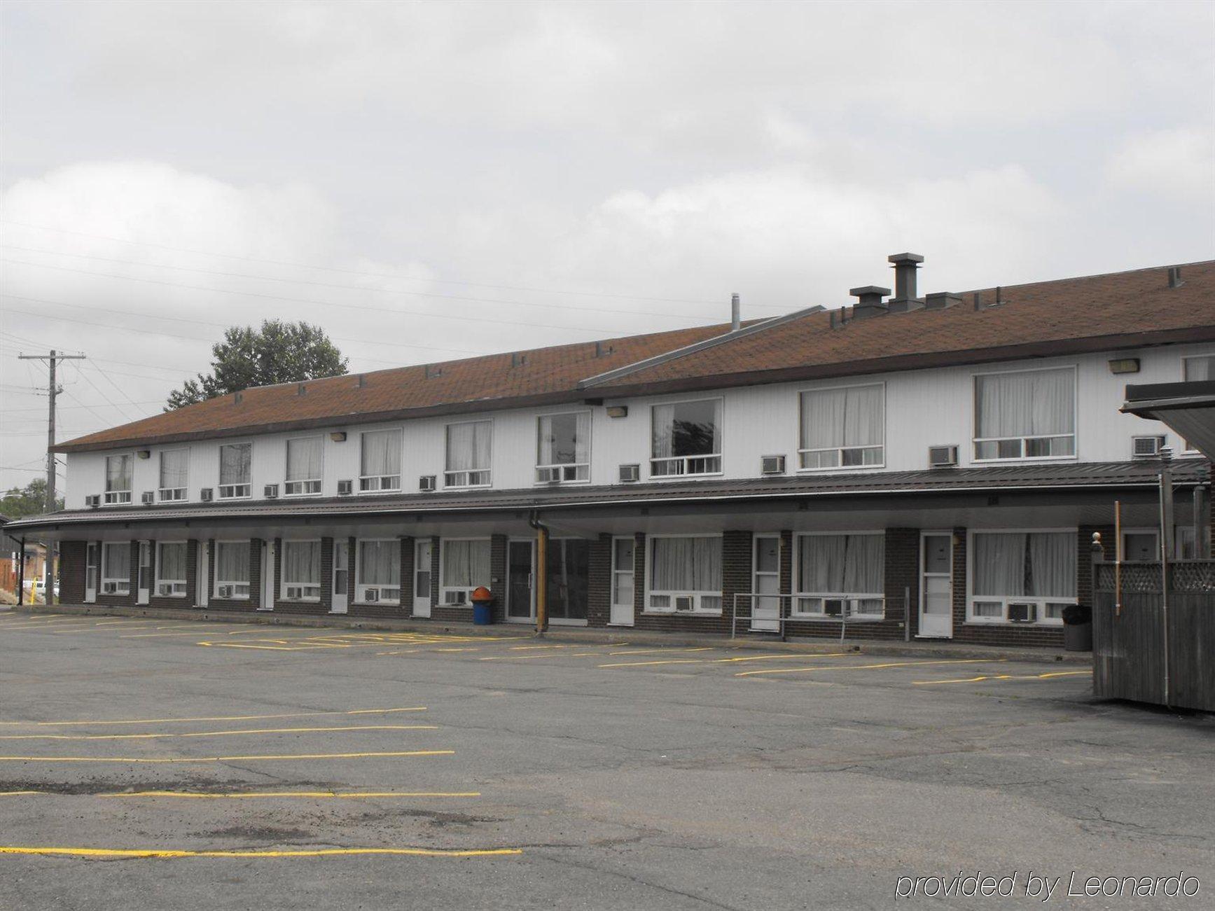 柯克兰莱克速8酒店 Kirkland Lake 外观 照片